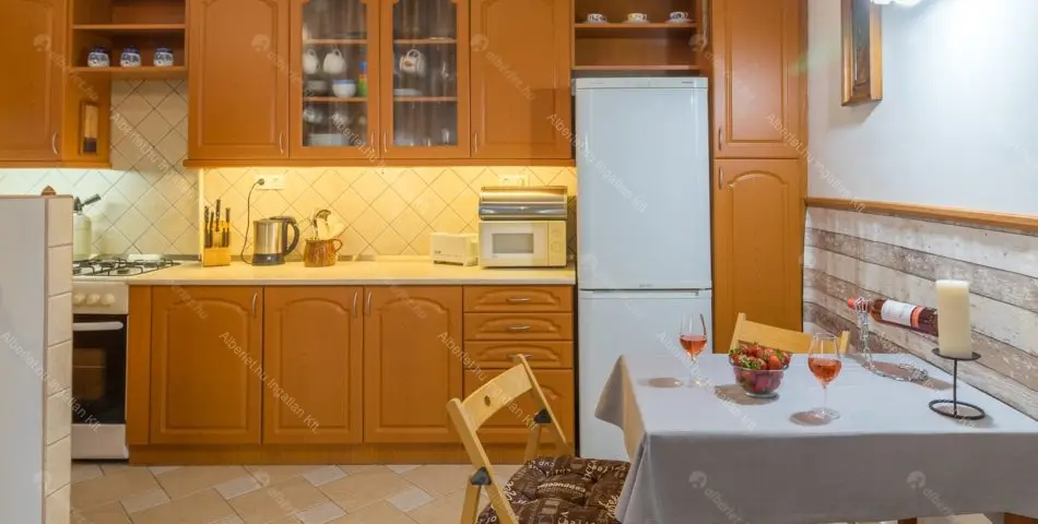 Kiadó albérlet 259000 Ft/hó áron: Budapest, VIII. kerület  Kis Salétrom utca . Mérete: 65 nm, 2 szobás | Alberlet.hu - 6661600