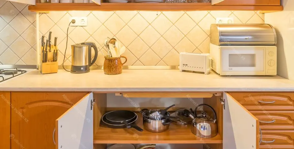 Kiadó albérlet 259000 Ft/hó áron: Budapest, VIII. kerület  Kis Salétrom utca . Mérete: 65 nm, 2 szobás | Alberlet.hu - 6661602