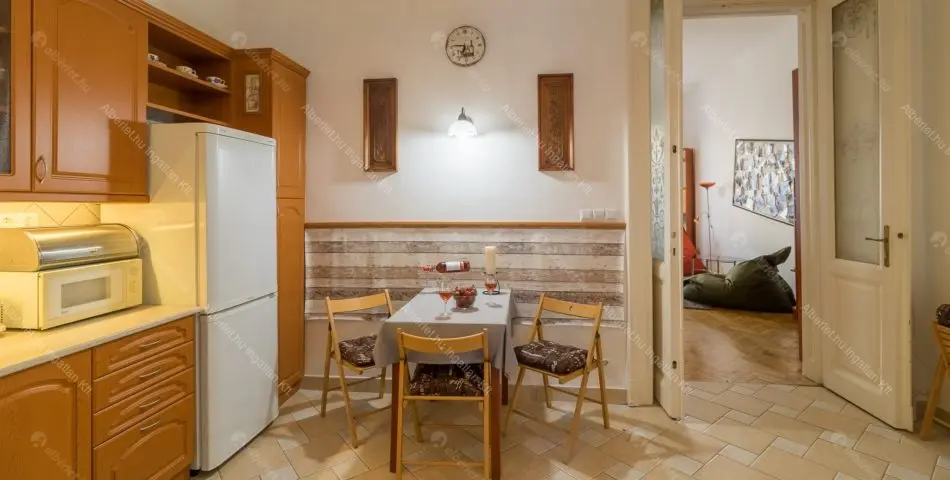 Kiadó albérlet 259000 Ft/hó áron: Budapest, VIII. kerület  Kis Salétrom utca . Mérete: 65 nm, 2 szobás | Alberlet.hu - 6661605