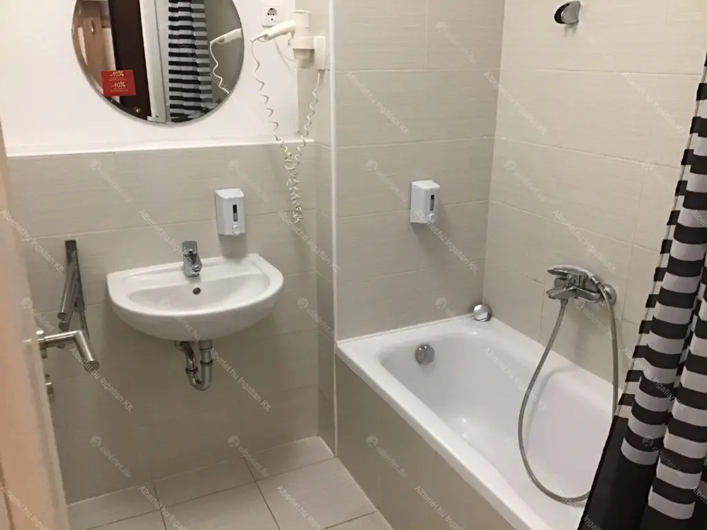 Kiadó albérlet 210000 Ft/hó áron: Budapest, VIII. kerület  Kisfaludi utca. Mérete: 30 nm, 1 szobás | Alberlet.hu - 6674124