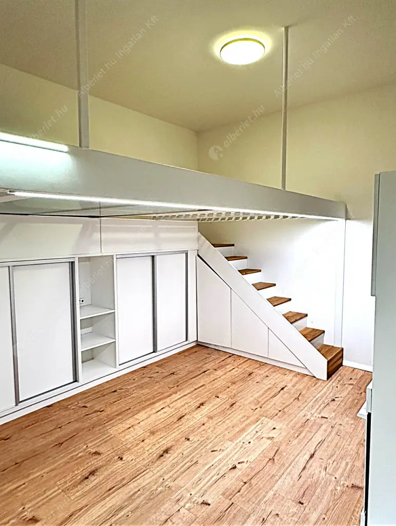 Kiadó albérlet 250000 Ft/hó áron: Budapest, VIII. kerület  Kisfaludy utca. Mérete: 30 nm, 1 szobás | Alberlet.hu - 6556678