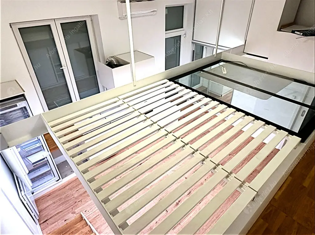 Kiadó albérlet 250000 Ft/hó áron: Budapest, VIII. kerület  Kisfaludy utca. Mérete: 30 nm, 1 szobás | Alberlet.hu - 6614045