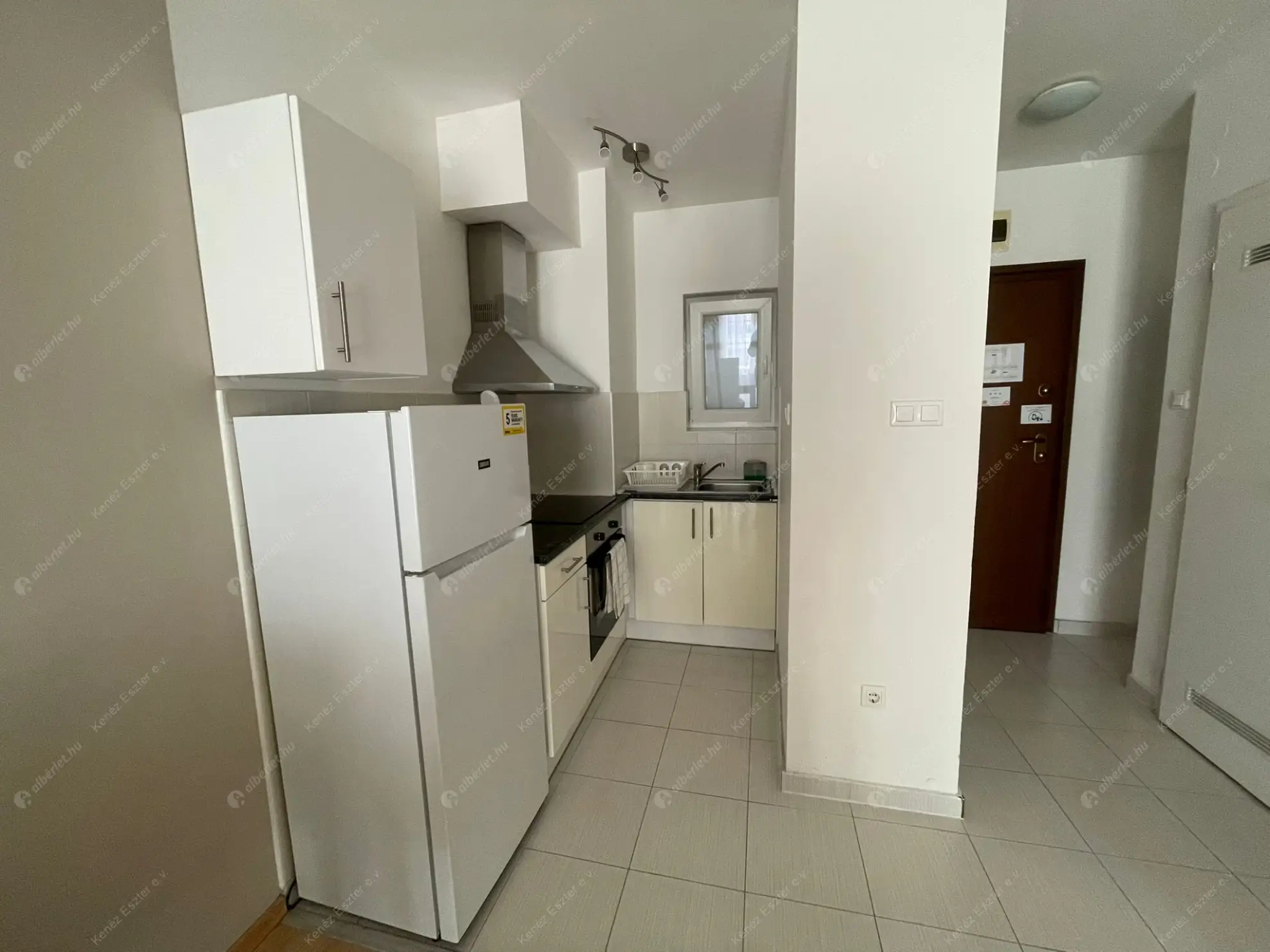 Kiadó albérlet 276000 Ft/hó áron: Budapest, VIII. kerület  Kisfaludy utca. Mérete: 42 nm, 1 szobás | Alberlet.hu - 6550591