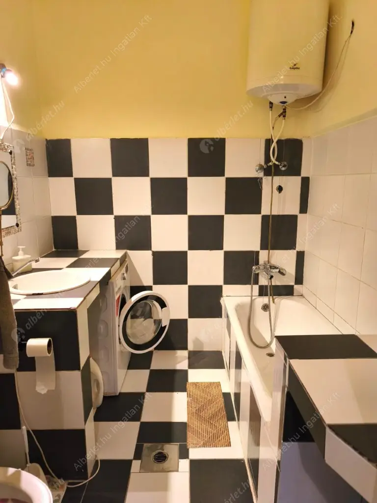 Kiadó albérlet 190000 Ft/hó áron: Budapest, VIII. kerület  Kiss József utca. Mérete: 34 nm, 1 szobás | Alberlet.hu - 6625542