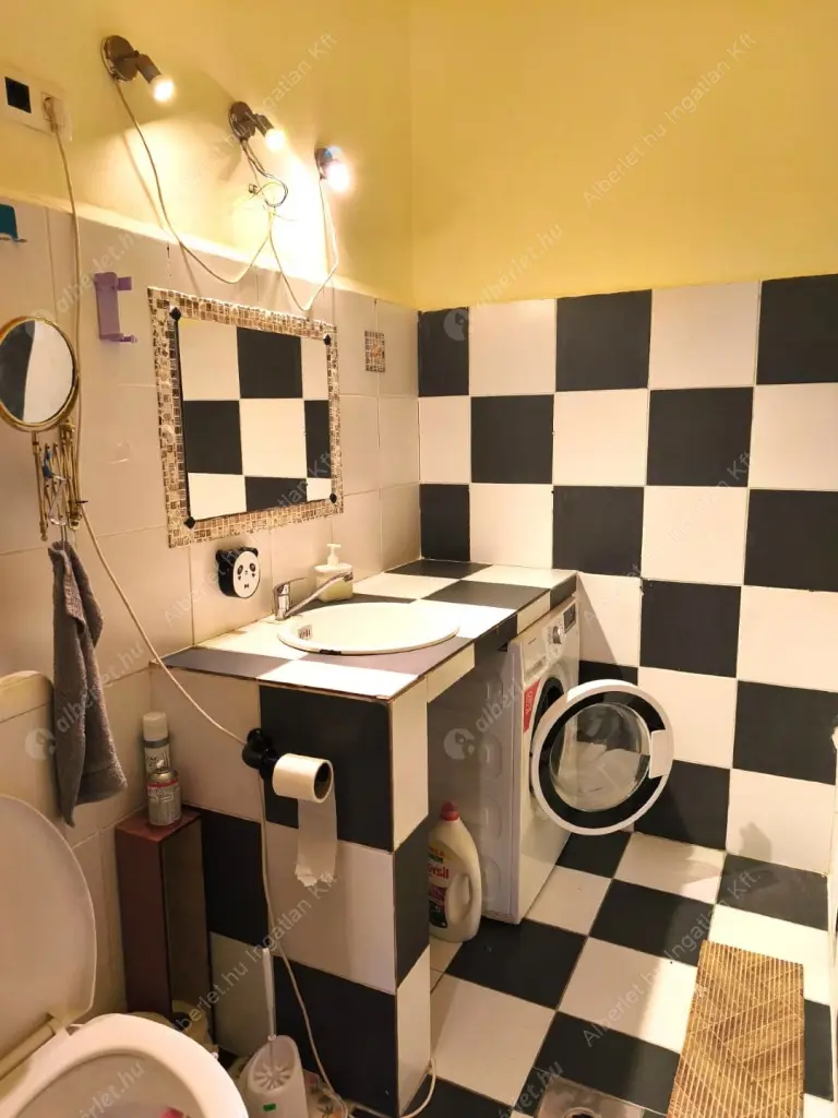 Kiadó albérlet 190000 Ft/hó áron: Budapest, VIII. kerület  Kiss József utca. Mérete: 34 nm, 1 szobás | Alberlet.hu - 6625544