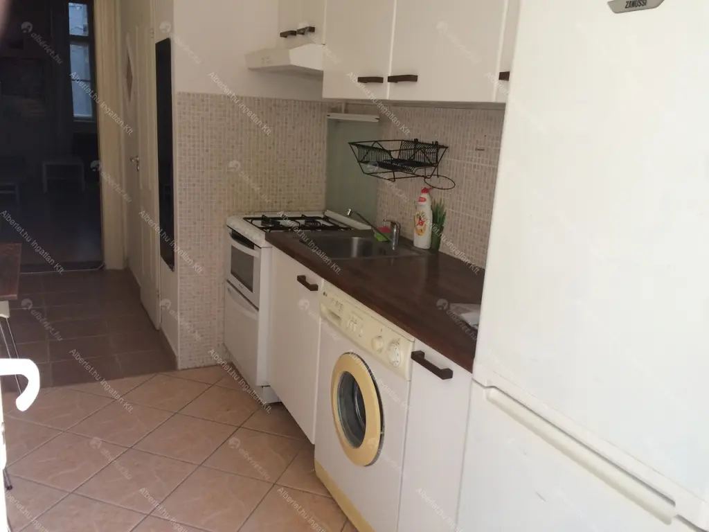 Kiadó albérlet 180000 Ft/hó áron: Budapest, VIII. kerület  Kiss József utca. Mérete: 35 nm, 1 szobás | Alberlet.hu - 6692800