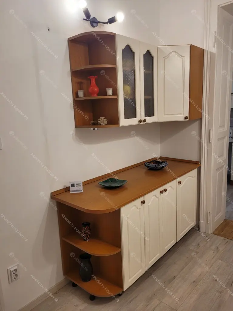 Kiadó albérlet 330000 Ft/hó áron: Budapest, VIII. kerület  Kiss József utca. Mérete: 70 nm, 3 szobás | Alberlet.hu - 6656294