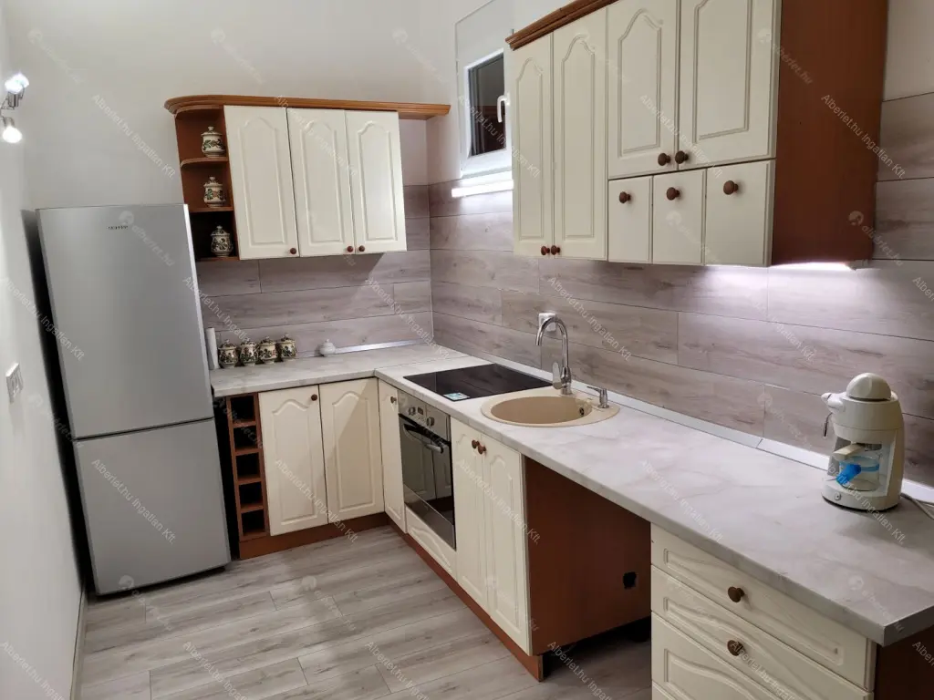 Kiadó albérlet 330000 Ft/hó áron: Budapest, VIII. kerület  Kiss József utca. Mérete: 70 nm, 3 szobás | Alberlet.hu - 6656295