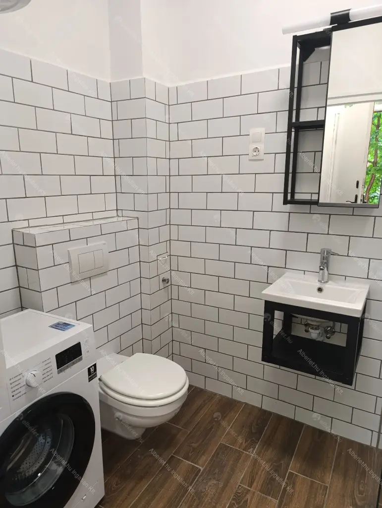 Kiadó albérlet 200000 Ft/hó áron: Budapest, VIII. kerület  Kőfaragó utca. Mérete: 25 nm, 1 szobás | Alberlet.hu - 6706873