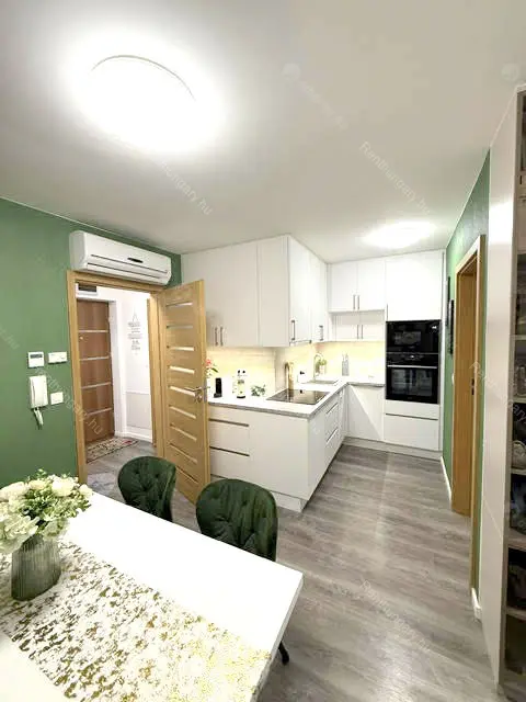 Kiadó albérlet 280000 Ft/hó áron: Budapest, VIII. kerület  Kőfaragó utca. Mérete: 40 nm, 1 szobás | Alberlet.hu - 6708031