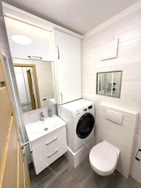 Kiadó albérlet 280000 Ft/hó áron: Budapest, VIII. kerület  Kőfaragó utca. Mérete: 40 nm, 1 szobás | Alberlet.hu - 6708041