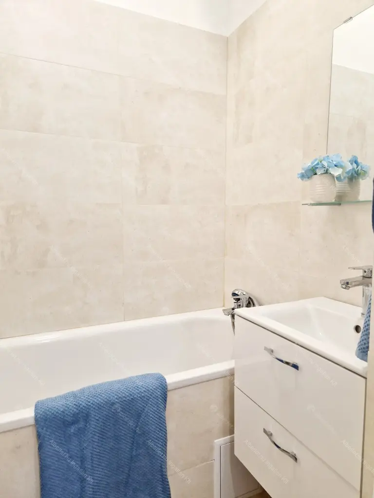 Kiadó albérlet 220000 Ft/hó áron: Budapest, VIII. kerület  Korányi Sándor utca. Mérete: 44 nm, 1 szobás | Alberlet.hu - 6687740