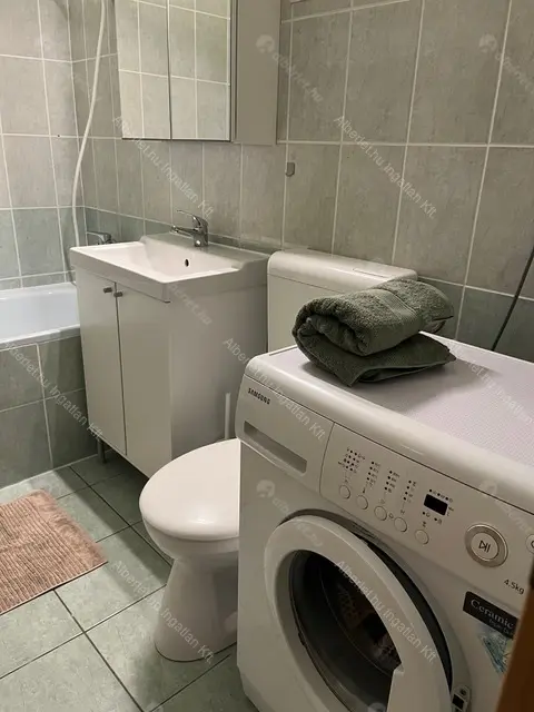 Kiadó albérlet 220000 Ft/hó áron: Budapest, VIII. kerület  Kőris utca. Mérete: 35 nm, 1 szobás | Alberlet.hu - 6655255