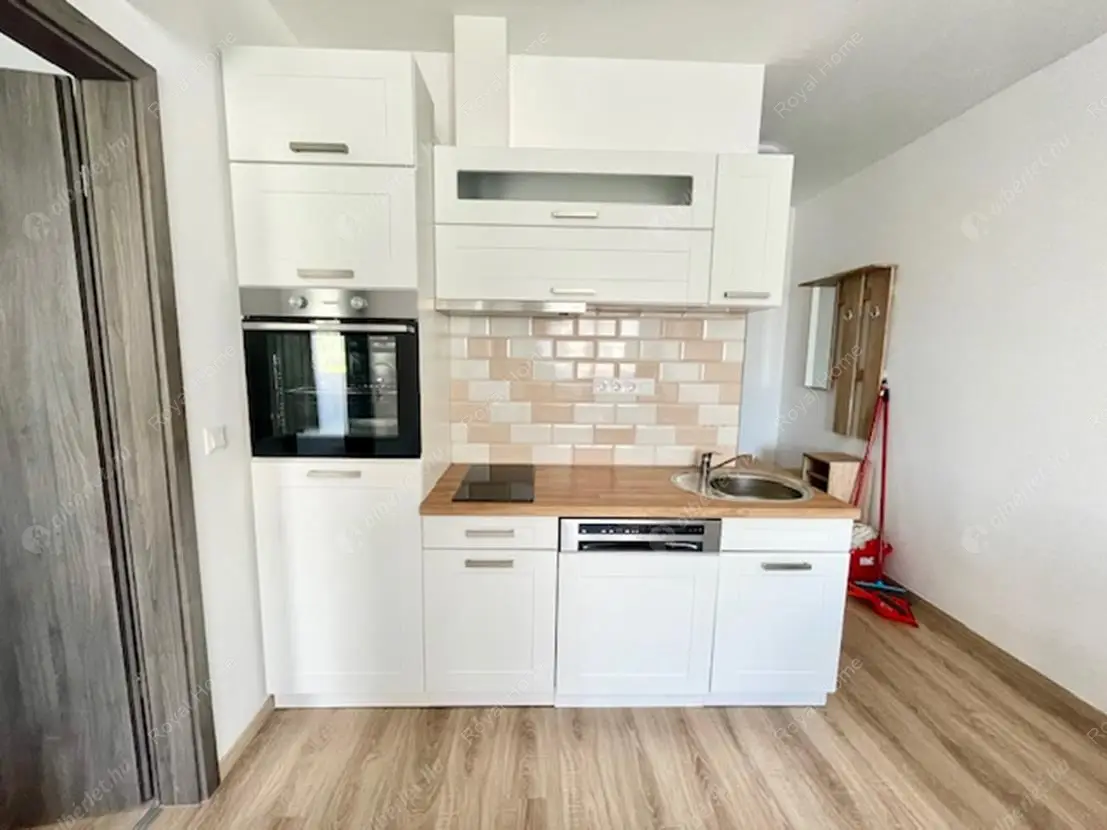 Kiadó albérlet 265000 Ft/hó áron: Budapest, VIII. kerület  Kőris utca. Mérete: 40 nm, 2 szobás | Alberlet.hu - 6263712