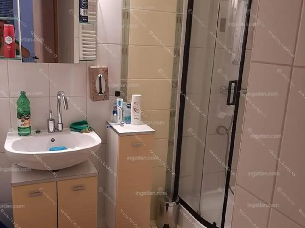 Kiadó albérlet 220000 Ft/hó áron: Budapest, VIII. kerület  Koszorú utca. Mérete: 43 nm, 2 szobás | Alberlet.hu - 6644470