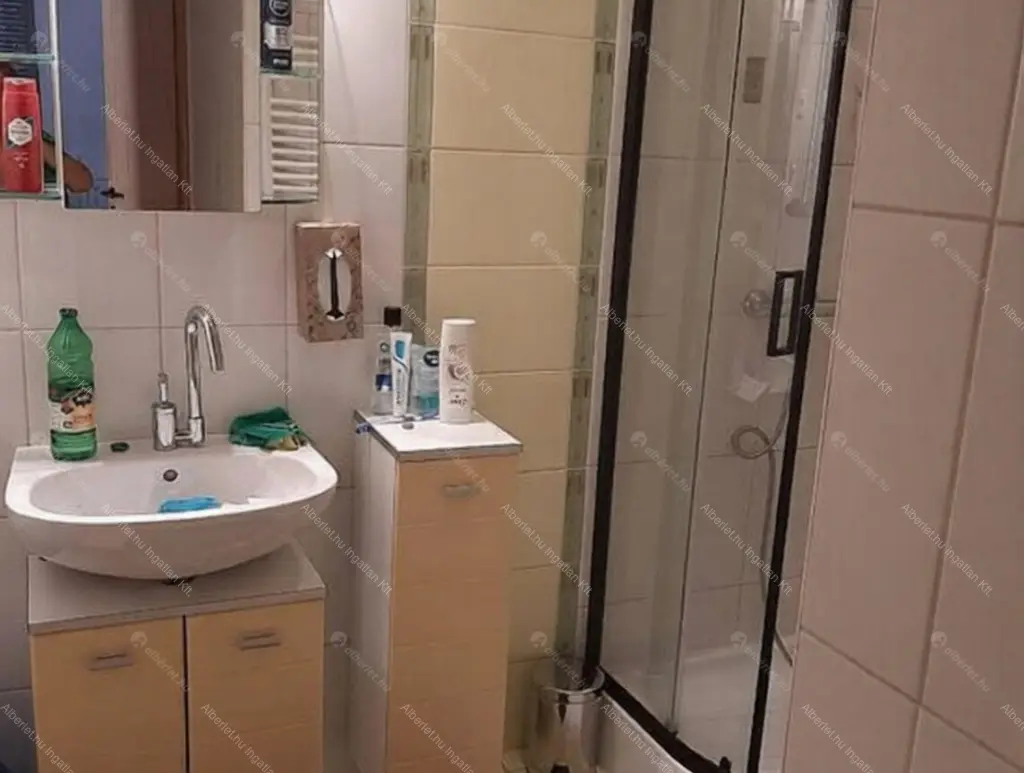 Kiadó albérlet 220000 Ft/hó áron: Budapest, VIII. kerület  Koszorú utca. Mérete: 43 nm, 2 szobás | Alberlet.hu - 6644828