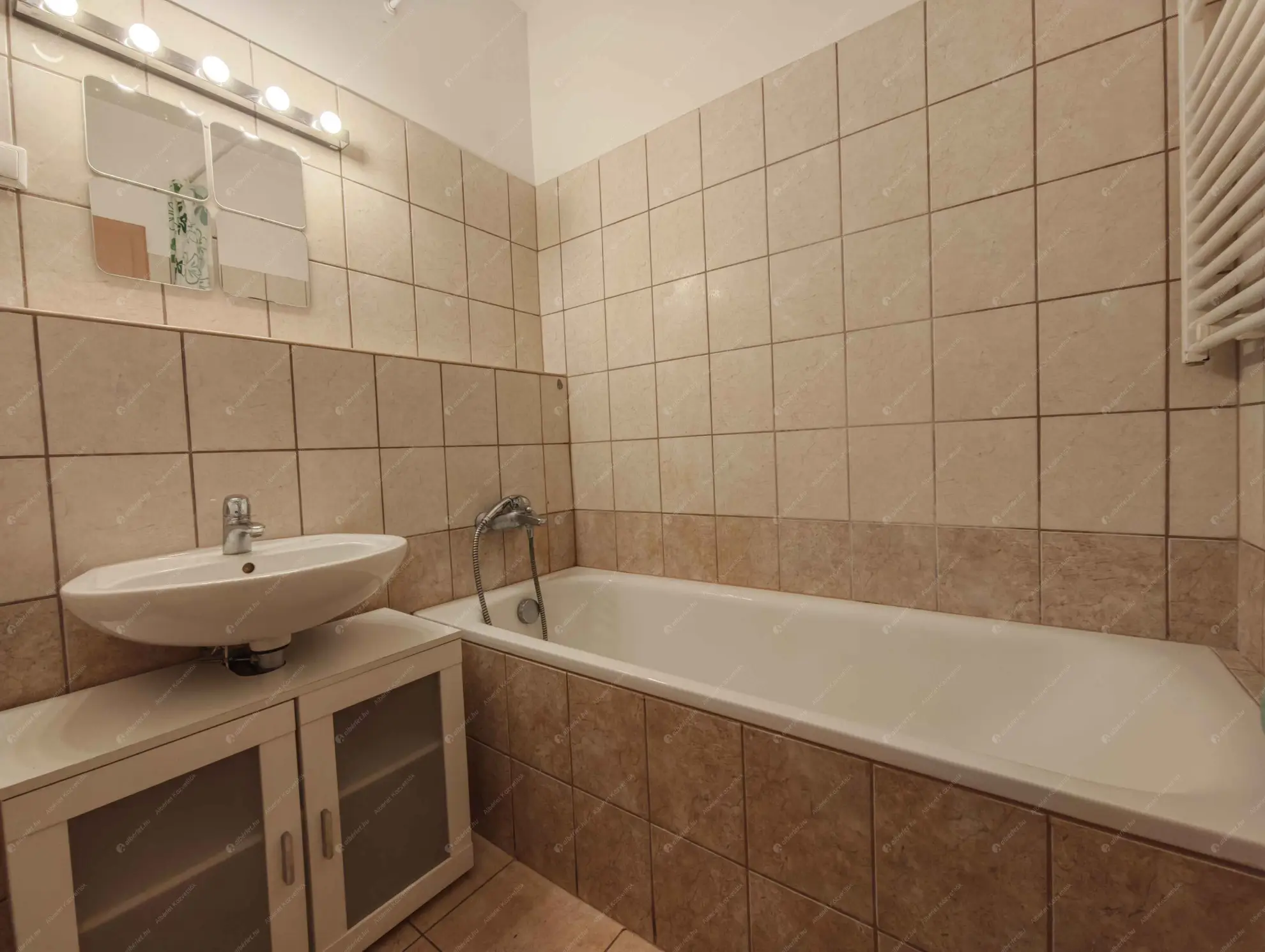 Kiadó albérlet 180000 Ft/hó áron: Budapest, VIII. kerület  Kun utca. Mérete: 36 nm, 1 szobás | Alberlet.hu - 6617072