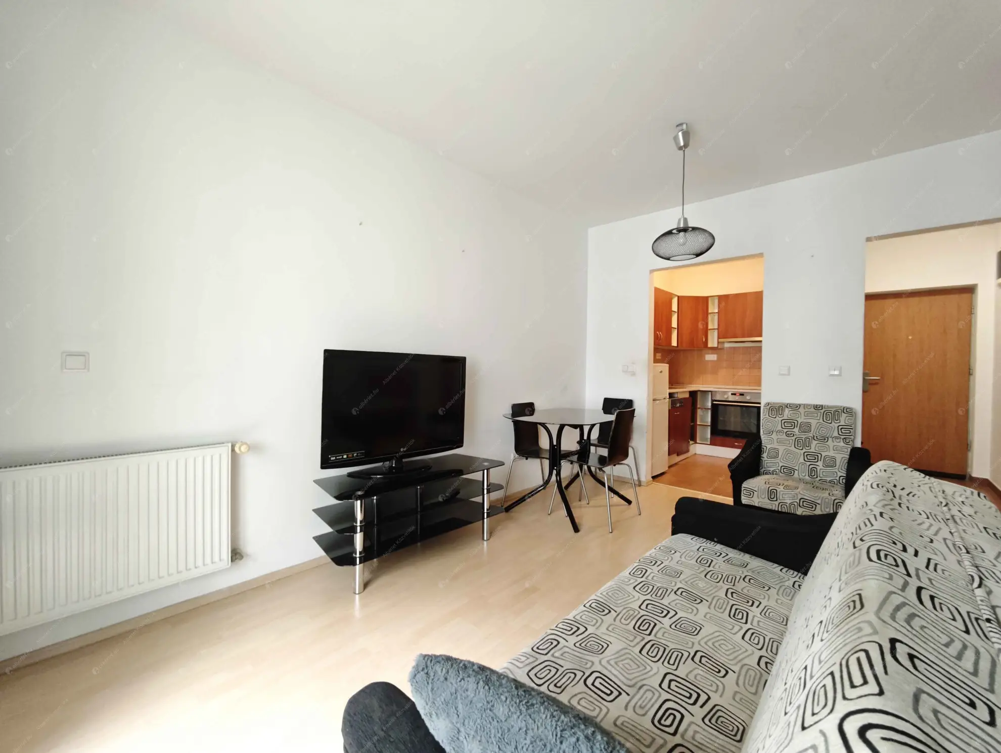 Kiadó albérlet 180000 Ft/hó áron: Budapest, VIII. kerület  Kun utca. Mérete: 36 nm, 1 szobás | Alberlet.hu - 6617082