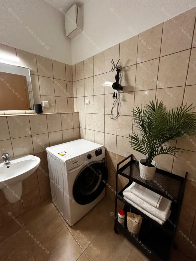 Kiadó albérlet 300000 Ft/hó áron: Budapest, VIII. kerület  Kun utca. Mérete: 42 nm, 1 szobás | Alberlet.hu - 6708808