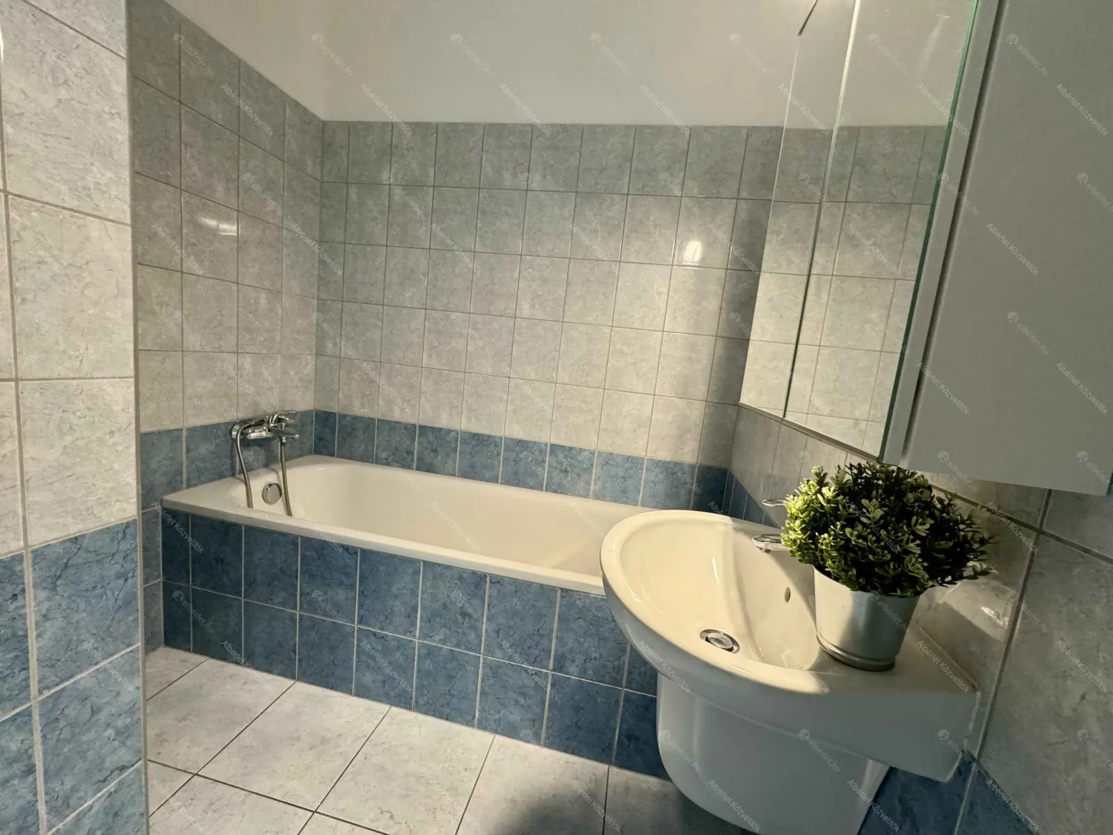 Kiadó albérlet 360000 Ft/hó áron: Budapest, VIII. kerület  Kun utca. Mérete: 90 nm, 3 szobás | Alberlet.hu - 6705878