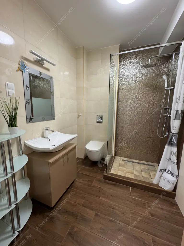 Kiadó albérlet 250000 Ft/hó áron: Budapest, VIII. kerület  Leonardo da Vinci utca. Mérete: 32 nm, 1 szobás | Alberlet.hu - 6599604