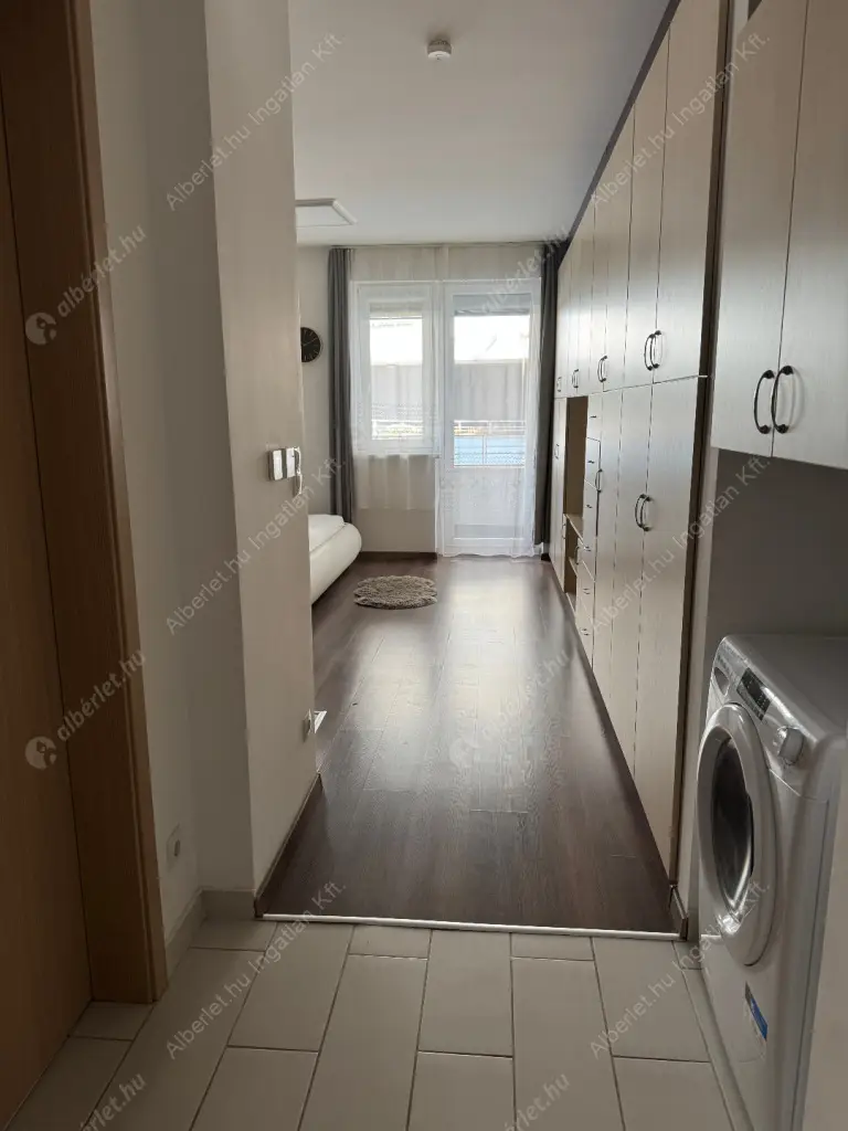 Kiadó albérlet 250000 Ft/hó áron: Budapest, VIII. kerület  Leonardo da Vinci utca. Mérete: 32 nm, 1 szobás | Alberlet.hu - 6599606