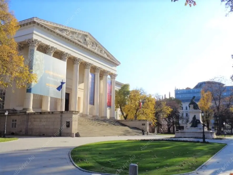 Kiadó albérlet 400000 Ft/hó áron: Budapest, VIII. kerület  Lőrinc pap tér. Mérete: 98 nm, 2 szobás | Alberlet.hu - 6587845