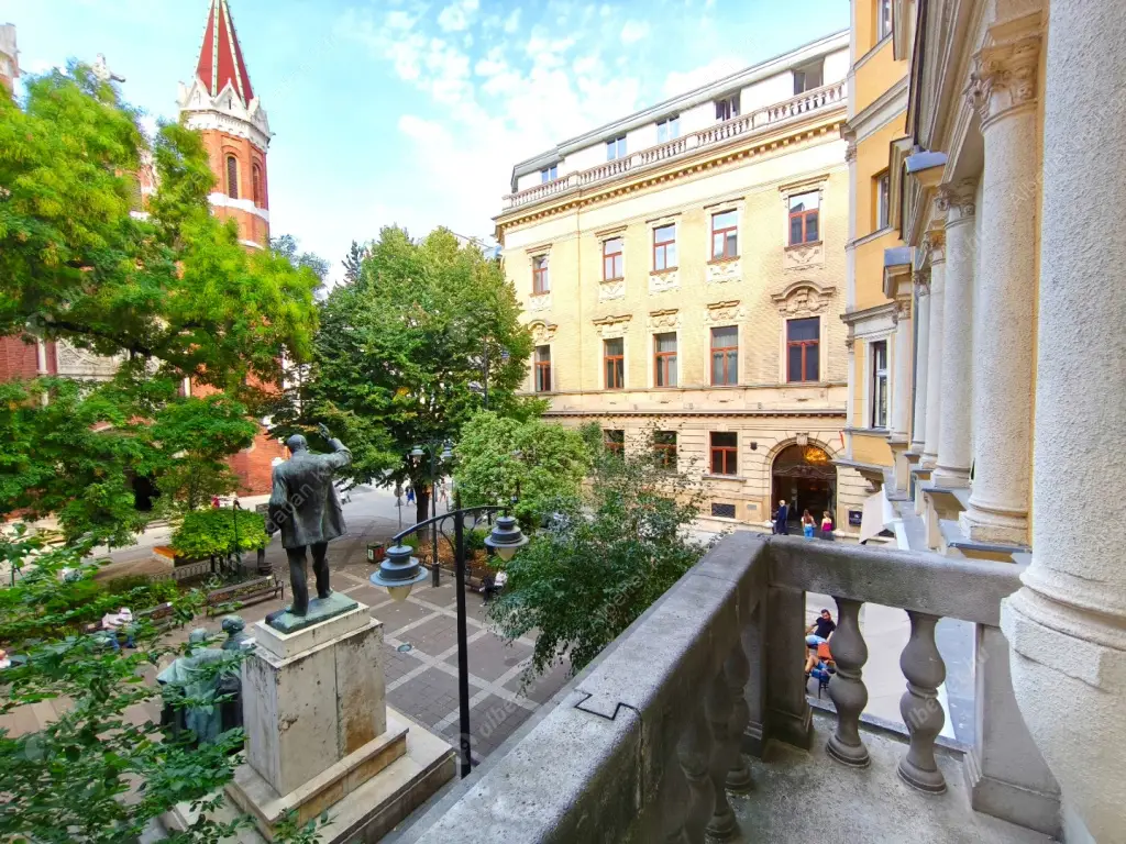 Kiadó albérlet 370000 Ft/hó áron: Budapest, VIII. kerület  Lőrinc pap tér. Mérete: 98 nm, 2 szobás | Alberlet.hu - 6589160