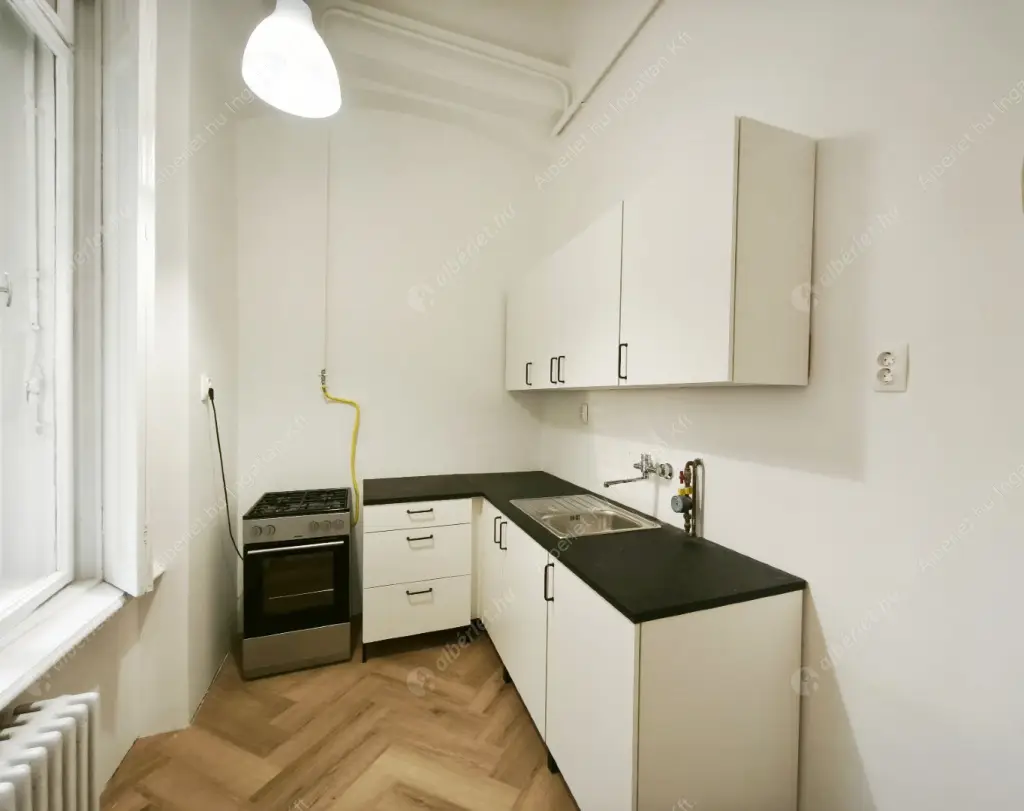 Kiadó albérlet 370000 Ft/hó áron: Budapest, VIII. kerület  Lőrinc pap tér. Mérete: 98 nm, 2 szobás | Alberlet.hu - 6589163