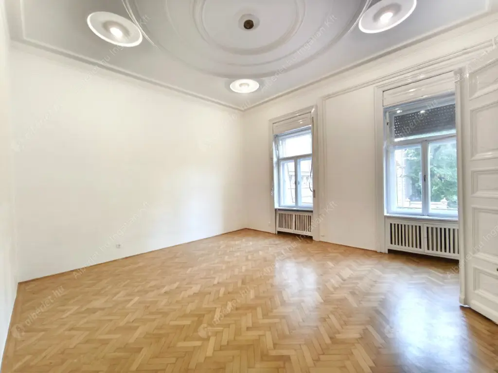 Kiadó albérlet 370000 Ft/hó áron: Budapest, VIII. kerület  Lőrinc pap tér. Mérete: 98 nm, 2 szobás | Alberlet.hu - 6589170