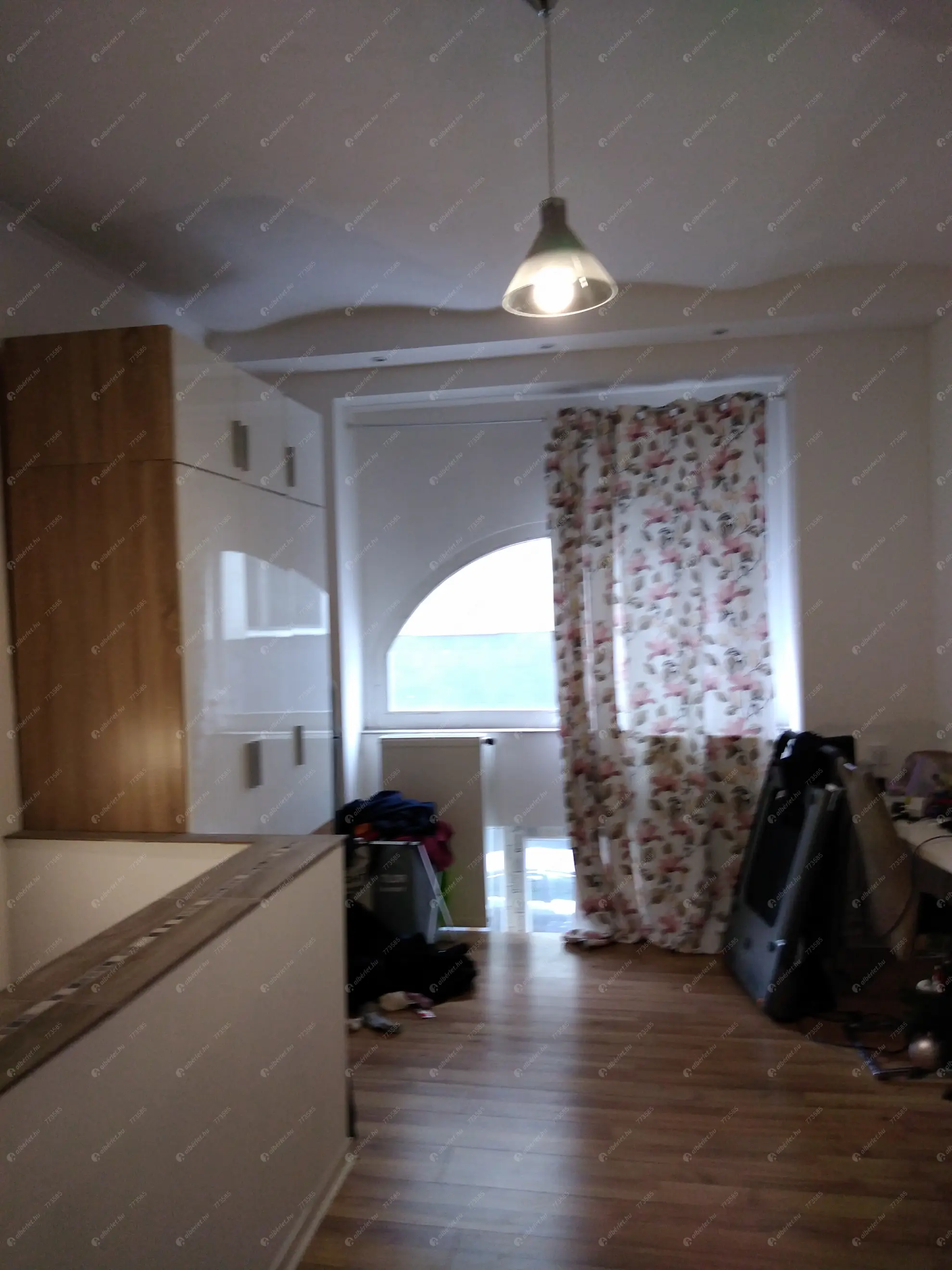 Kiadó albérlet 150000 Ft/hó áron: Budapest, VIII. kerület  Lujza utca. Mérete: 21 nm, 1 szobás | Alberlet.hu - 6633637