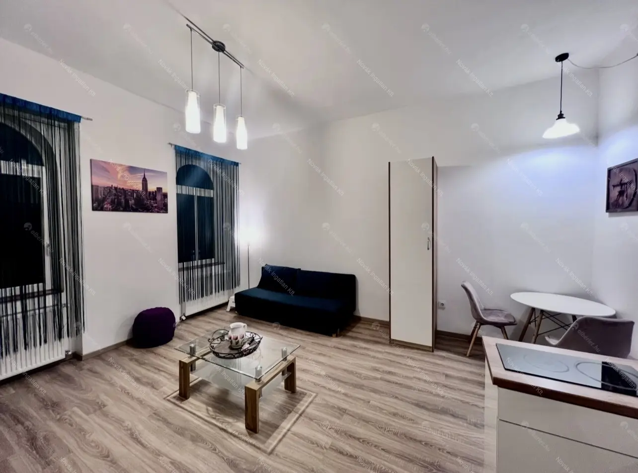 Kiadó albérlet 190000 Ft/hó áron: Budapest, VIII. kerület  Lujza utca. Mérete: 32 nm, 1 szobás | Alberlet.hu - 6670511