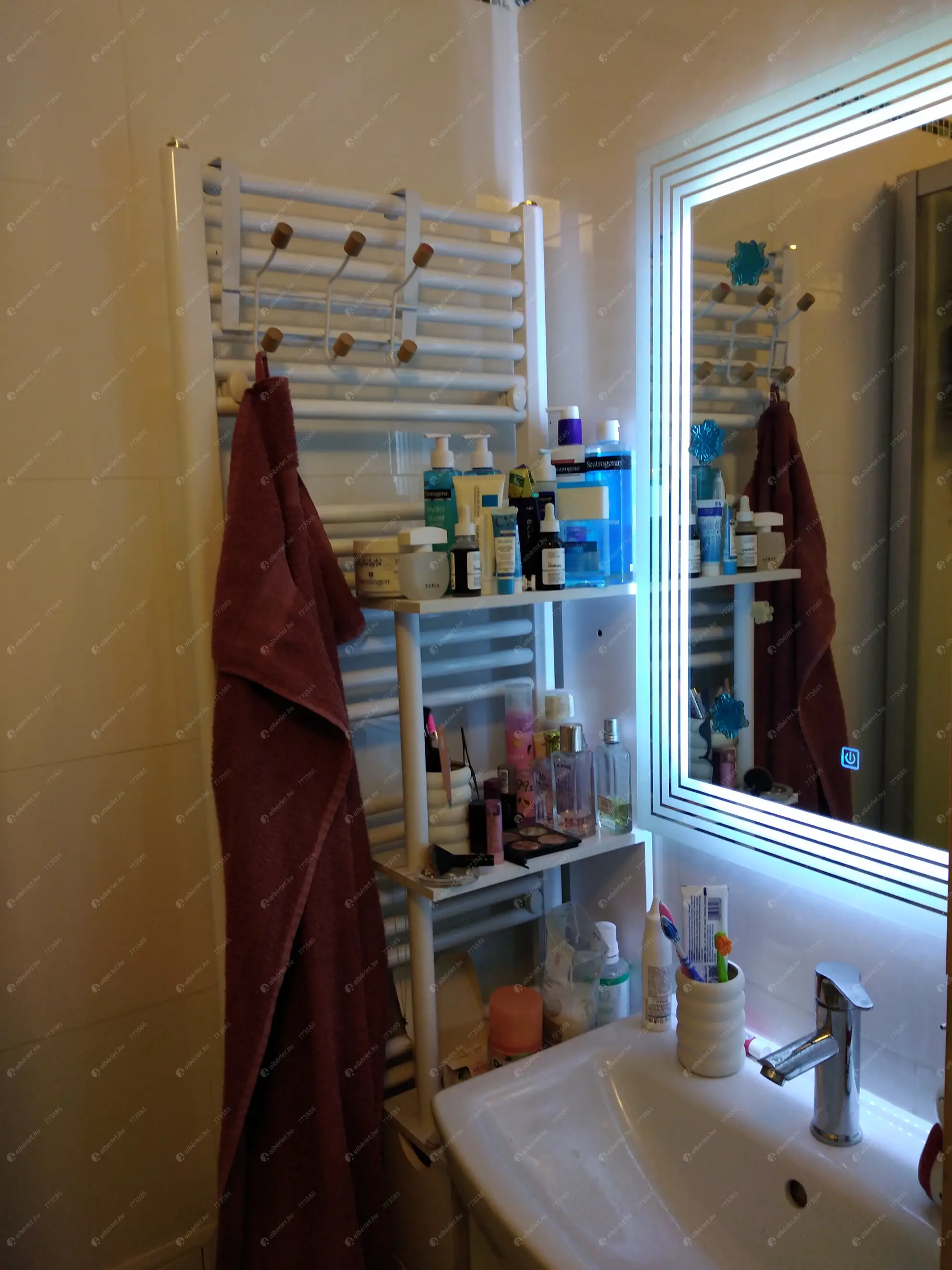 Kiadó albérlet 150000 Ft/hó áron: Budapest, VIII. kerület  Lujza utca. Mérete: 39 nm, 1 szobás | Alberlet.hu - 6633641