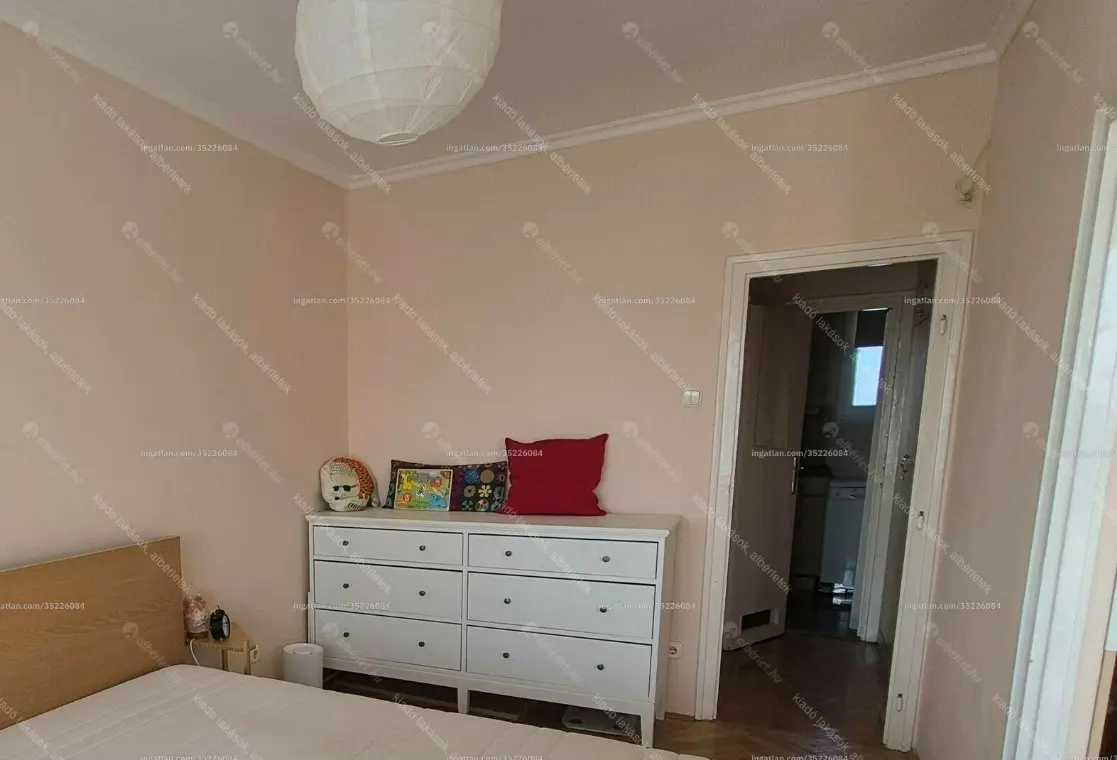 Kiadó albérlet 295000 Ft/hó áron: Budapest, VIII. kerület  Luther utca. Mérete: 55 nm, 2 szobás | Alberlet.hu - 6653588