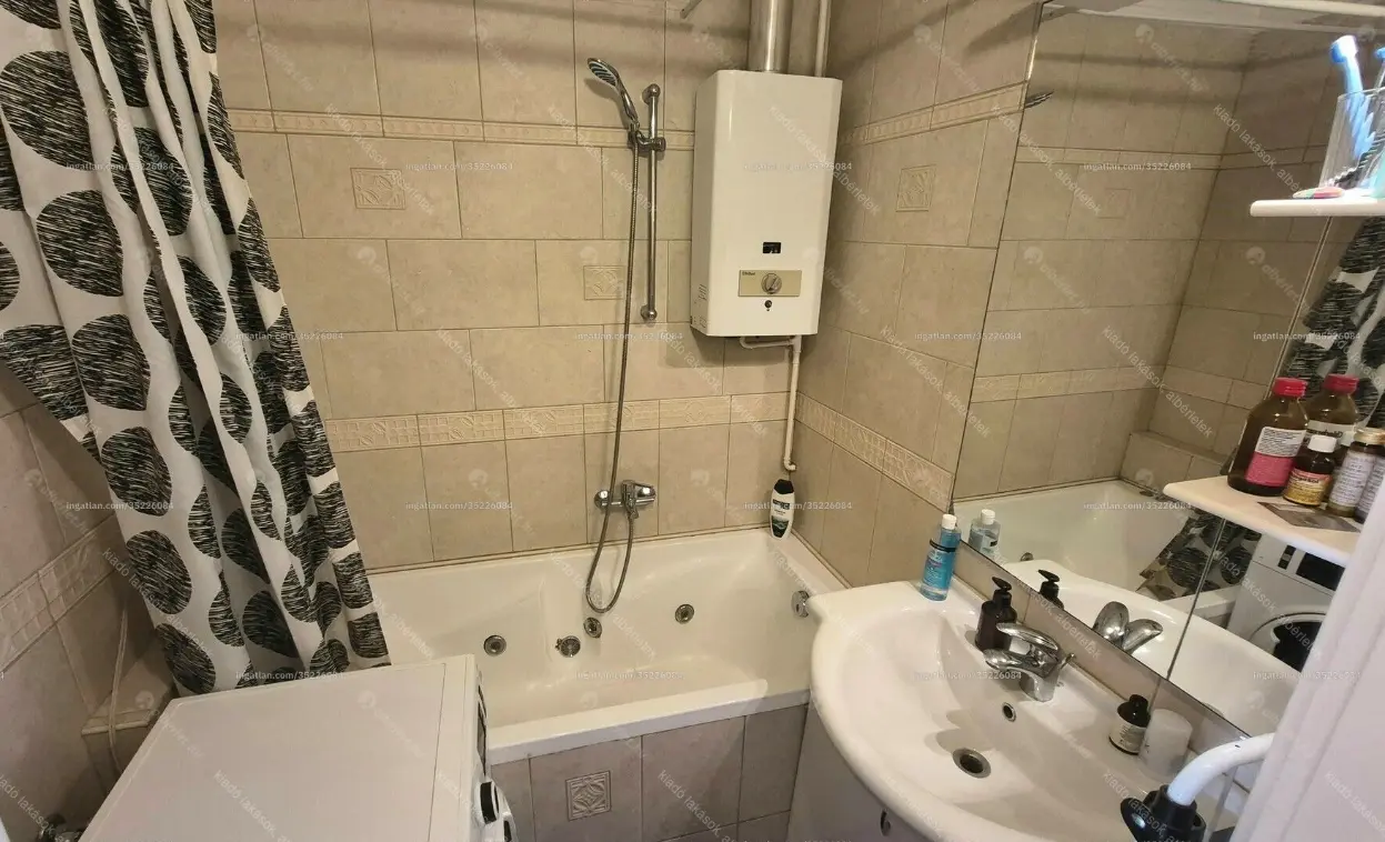 Kiadó albérlet 295000 Ft/hó áron: Budapest, VIII. kerület  Luther utca. Mérete: 55 nm, 2 szobás | Alberlet.hu - 6653591