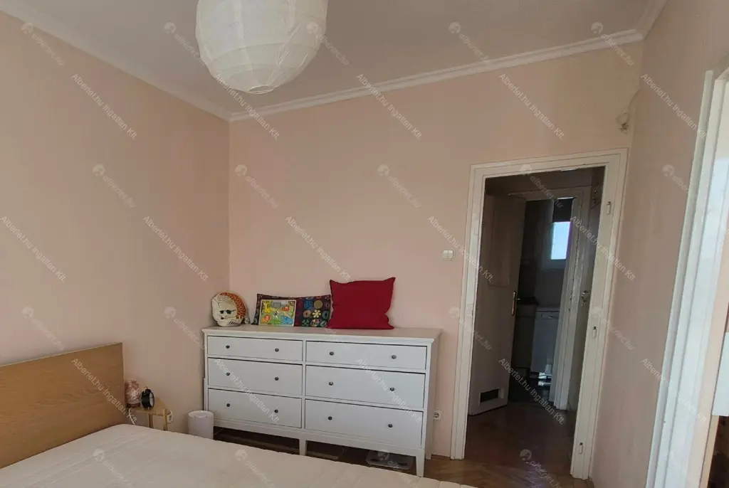 Kiadó albérlet 290000 Ft/hó áron: Budapest, VIII. kerület  Luther utca. Mérete: 55 nm, 2 szobás | Alberlet.hu - 6657118