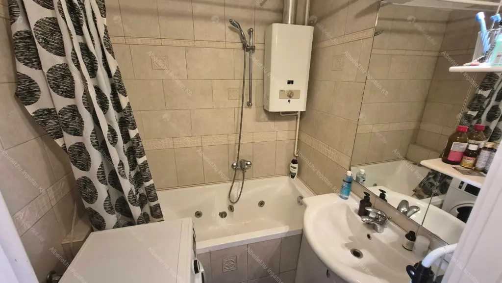 Kiadó albérlet 249000 Ft/hó áron: Budapest, VIII. kerület  Luther utca. Mérete: 55 nm, 2 szobás | Alberlet.hu - 6691434