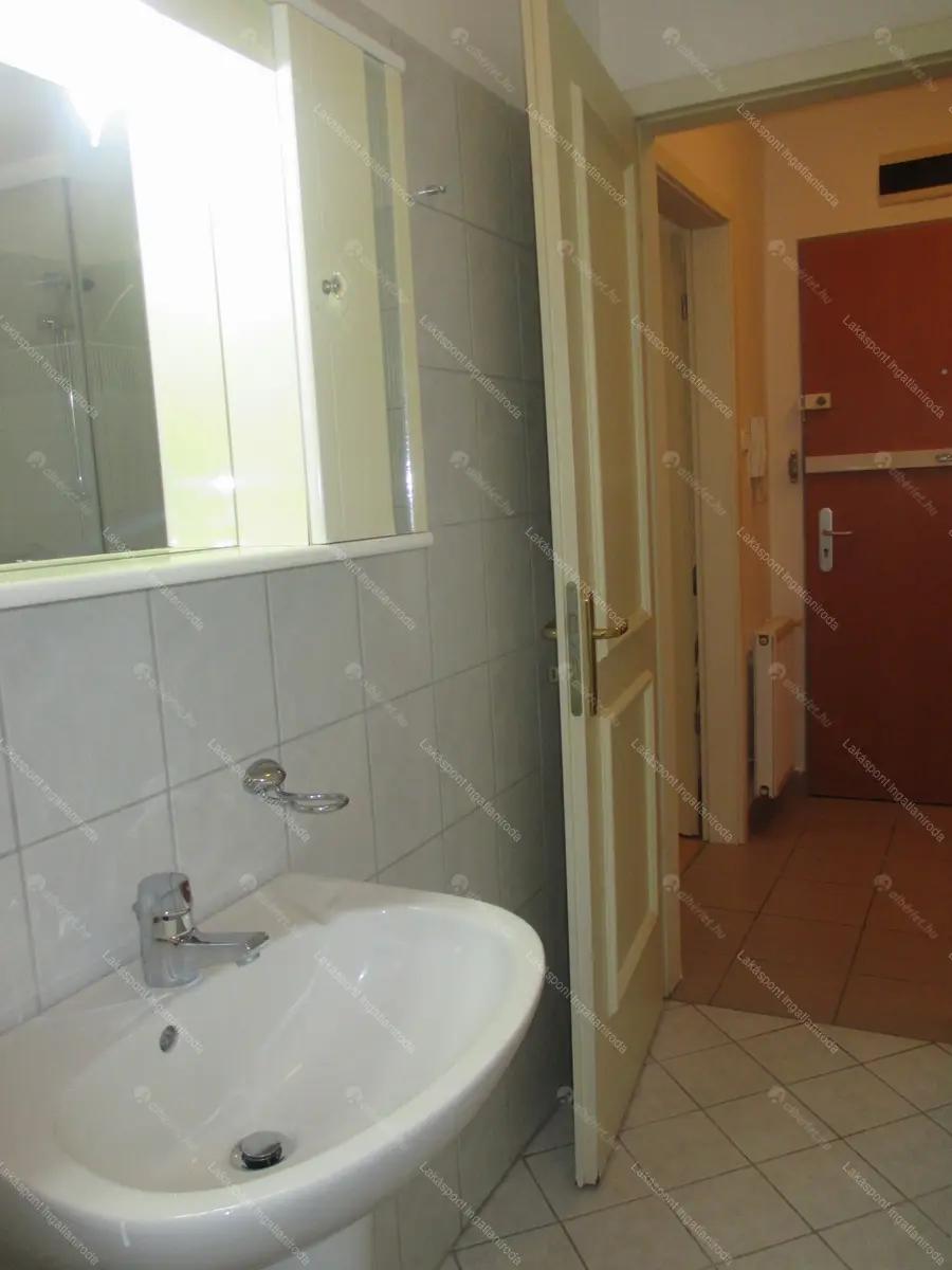 Kiadó albérlet 200000 Ft/hó áron: Budapest, VIII. kerület  Mária utca. Mérete: 36 nm, 1 szobás | Alberlet.hu - 6665087