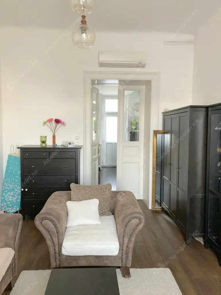 Kiadó albérlet 240000 Ft/hó áron: Budapest, VIII. kerület  Mátyás tér. Mérete: 50 nm, 2 szobás | Alberlet.hu - 6587056