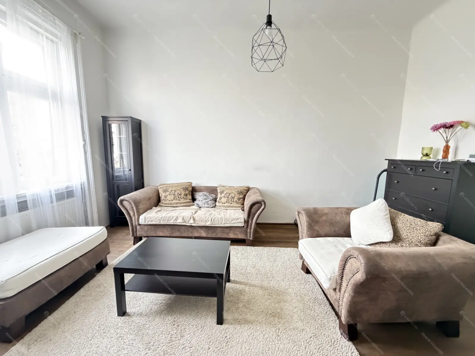 Kiadó albérlet 200000 Ft/hó áron: Budapest, VIII. kerület  Mátyás tér. Mérete: 50 nm, 2 szobás | Alberlet.hu - 6697964