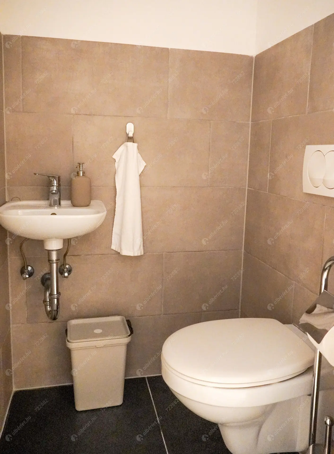 Kiadó albérlet 474000 Ft/hó áron: Budapest, VIII. kerület  Mátyás tér. Mérete: 62 nm, 3 szobás | Alberlet.hu - 6166878