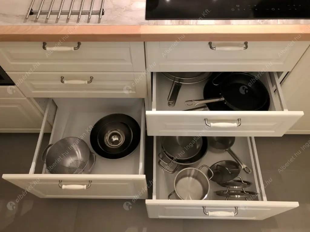 Kiadó albérlet 640000 Ft/hó áron: Budapest, VIII. kerület  Múzeum körút. Mérete: 84 nm, 3 szobás | Alberlet.hu - 6522561