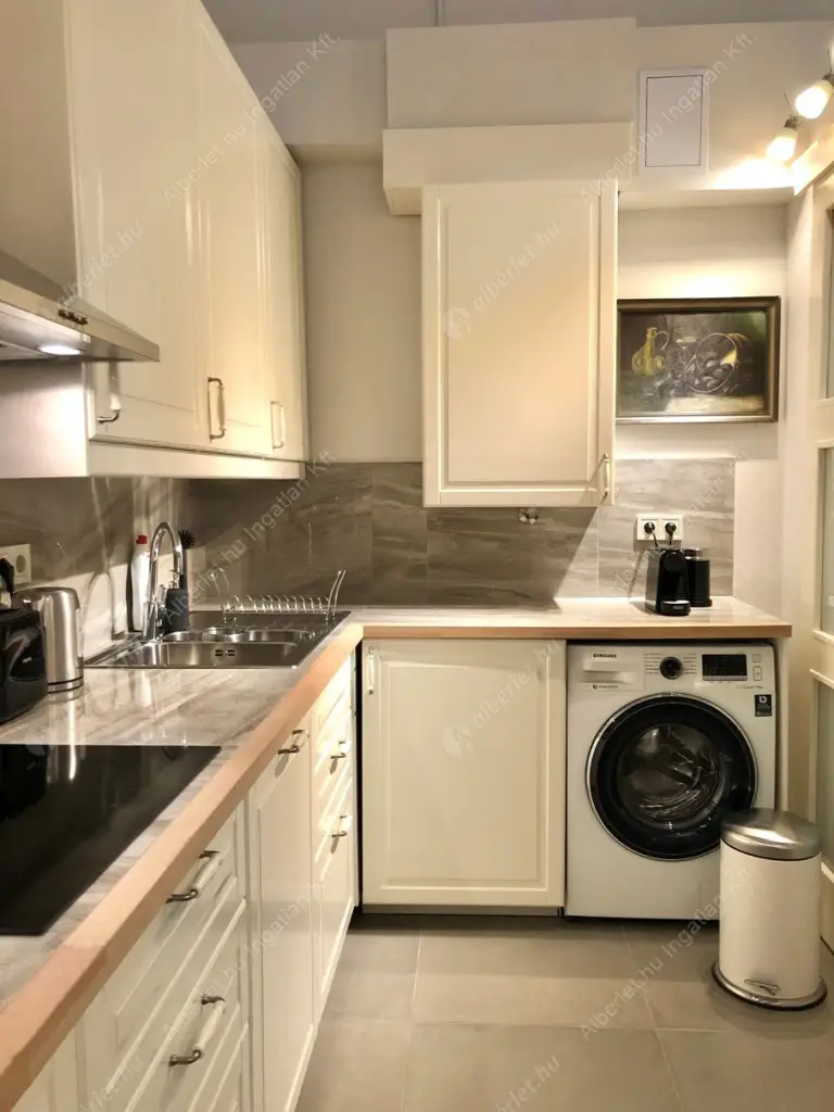 Kiadó albérlet 640000 Ft/hó áron: Budapest, VIII. kerület  Múzeum körút. Mérete: 84 nm, 3 szobás | Alberlet.hu - 6522563