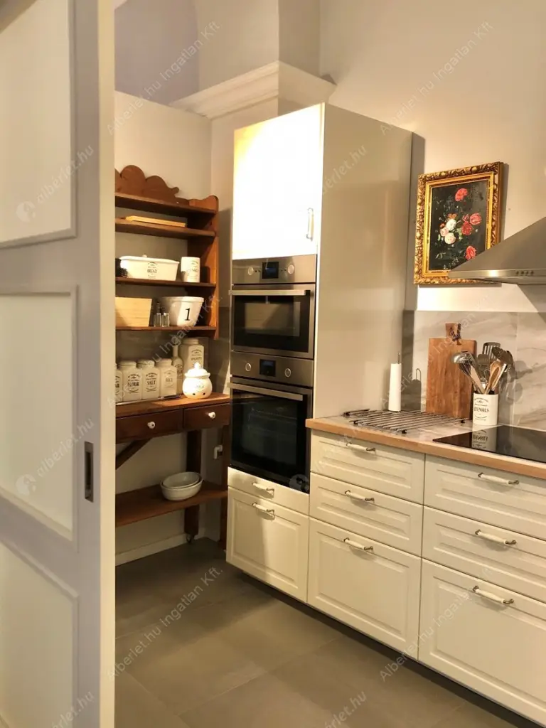 Kiadó albérlet 640000 Ft/hó áron: Budapest, VIII. kerület  Múzeum körút. Mérete: 84 nm, 3 szobás | Alberlet.hu - 6522564