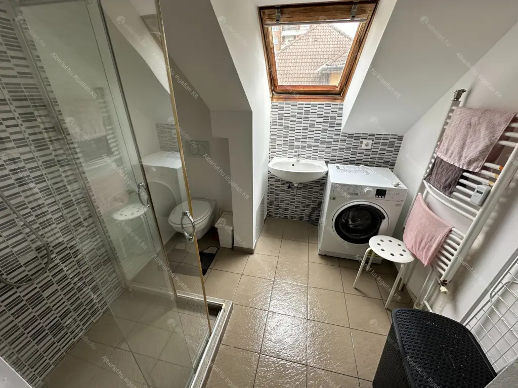 Kiadó albérlet 450000 Ft/hó áron: Budapest, VIII. kerület  Nagy Templom utca. Mérete: 76 nm, 3 szobás | Alberlet.hu - 6702326