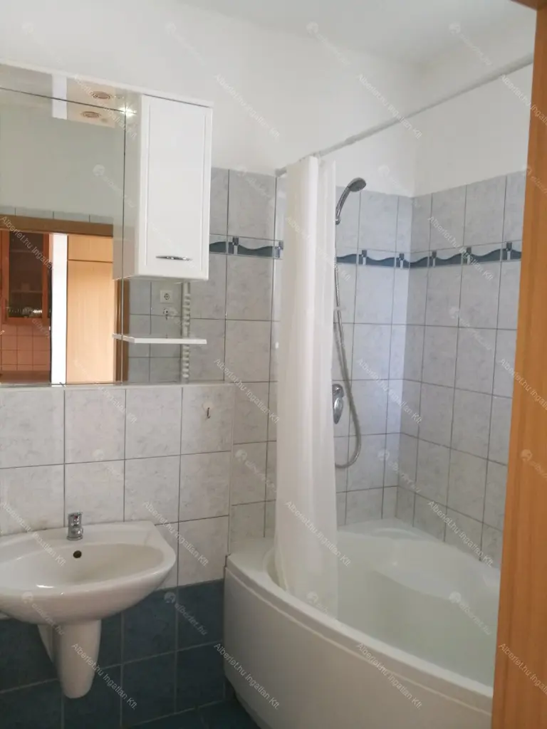 Kiadó albérlet 230000 Ft/hó áron: Budapest, VIII. kerület  Nap utca. Mérete: 34 nm, 1 szobás | Alberlet.hu - 6701414