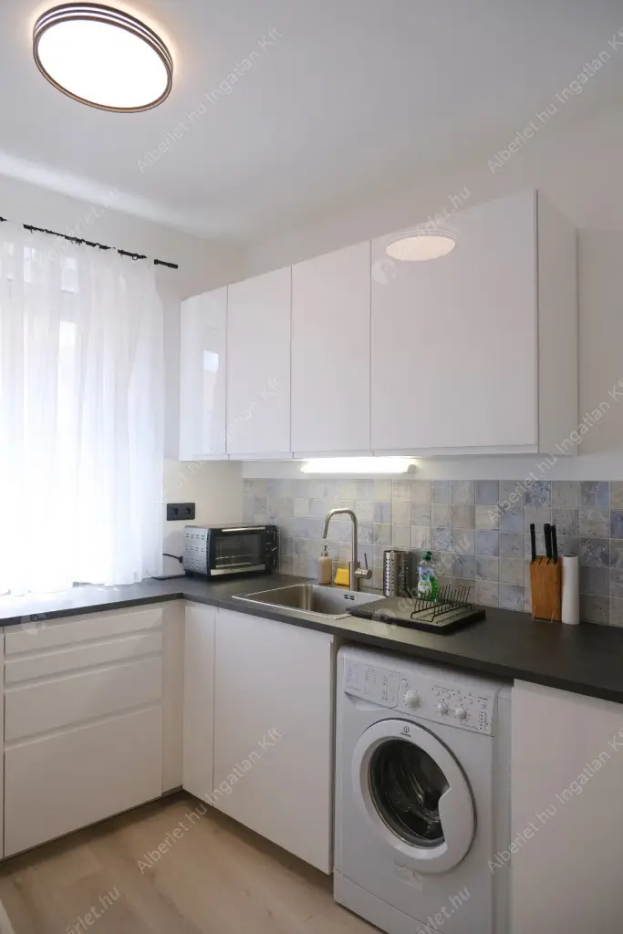 Kiadó albérlet 300000 Ft/hó áron: Budapest, VIII. kerület  Nap utca. Mérete: 53 nm, 2 szobás | Alberlet.hu - 6577228