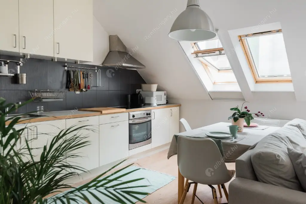 Kiadó albérlet 350000 Ft/hó áron: Budapest, VIII. kerület  Nap utca. Mérete: 62 nm, 2 szobás | Alberlet.hu - 6524306