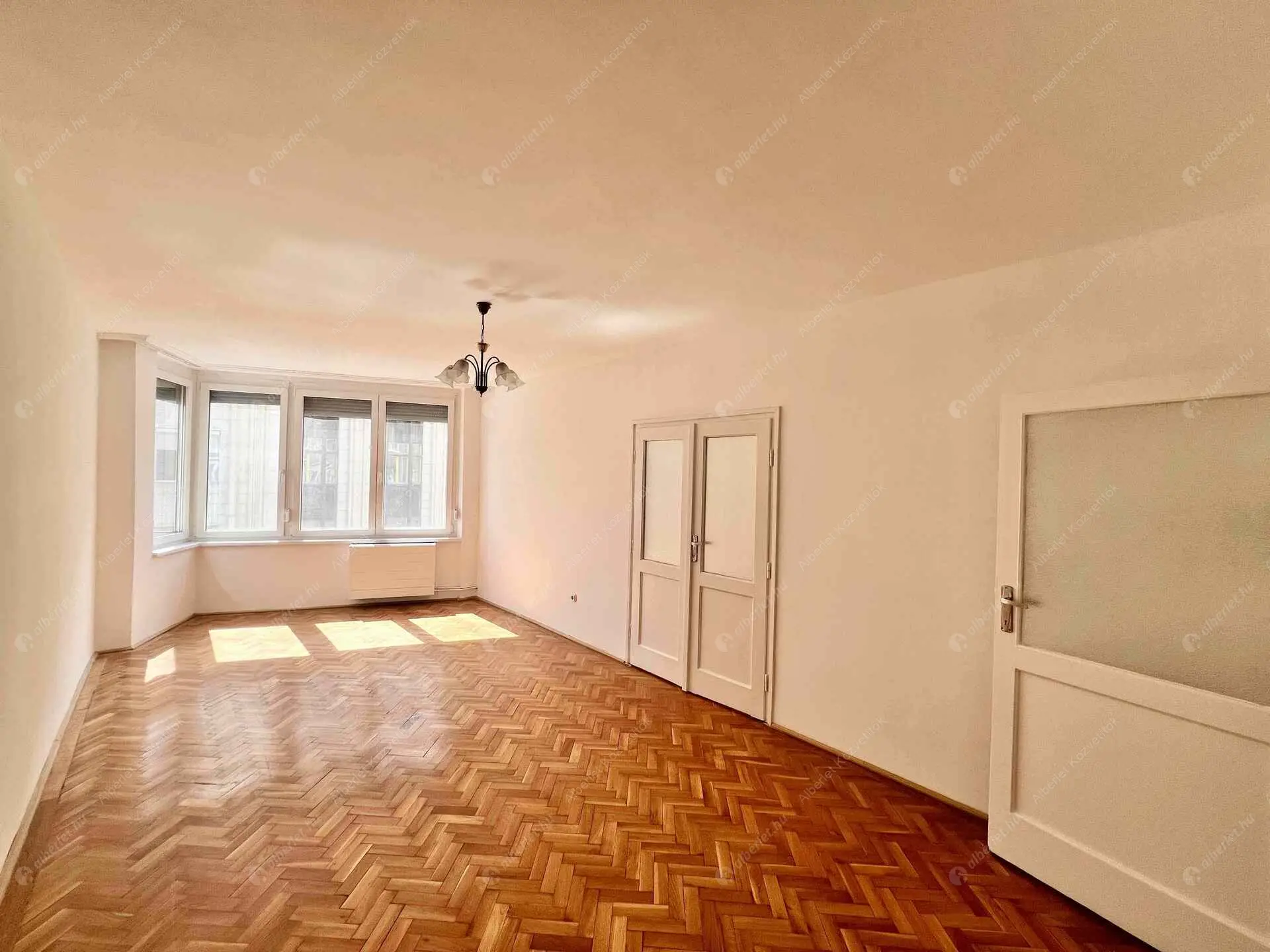 Kiadó albérlet 200000 Ft/hó áron: Budapest, VIII. kerület  Népszínház utca. Mérete: 53 nm, 2 szobás | Alberlet.hu - 6543763