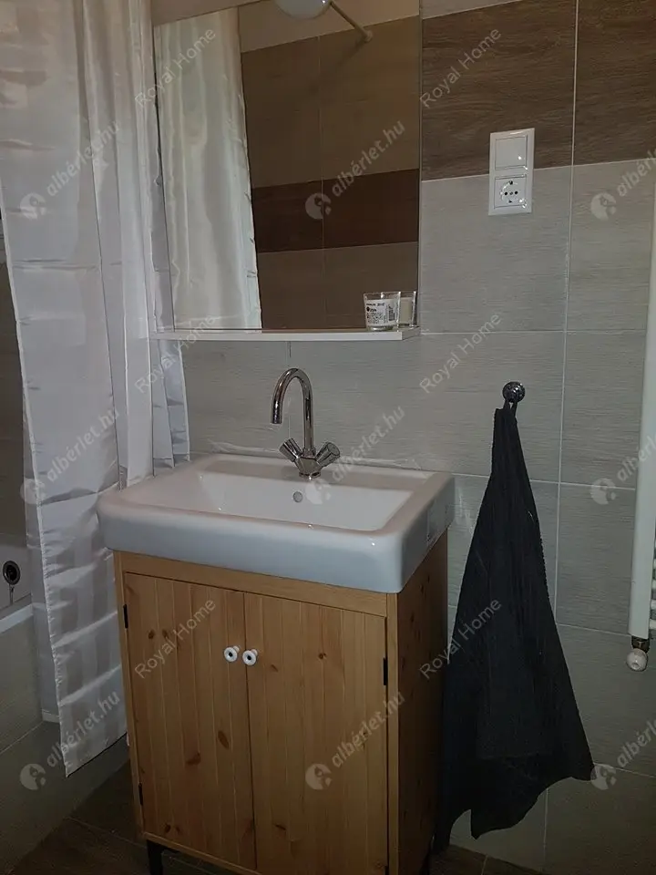 Kiadó albérlet 220000 Ft/hó áron: Budapest, VIII. kerület  Népszínház utca. Mérete: 60 nm, 2 szobás | Alberlet.hu - 6293255